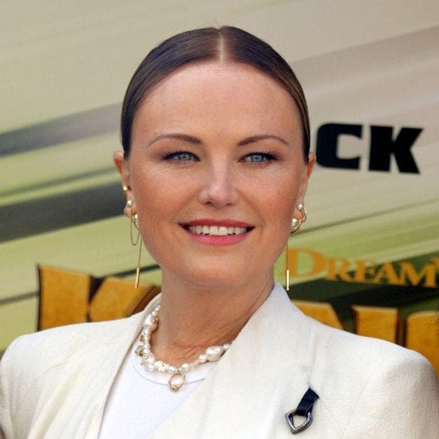 The 100 Most Beautiful Female Celebs Of The 2000s, Ranked (Page 2)