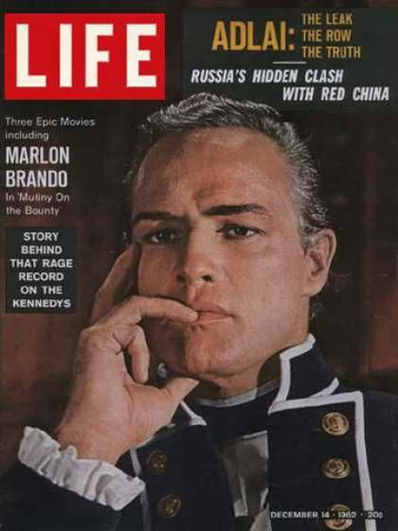 Life magazine. Марлон Брандо на обложке журнала. Обложки журнала Life. Первая обложка журнала Life. Обложка Life Magazine.