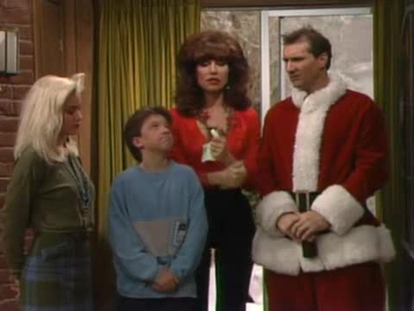 Watchworthy Fans Share Their Favorite Christmas Themed TV Episodes