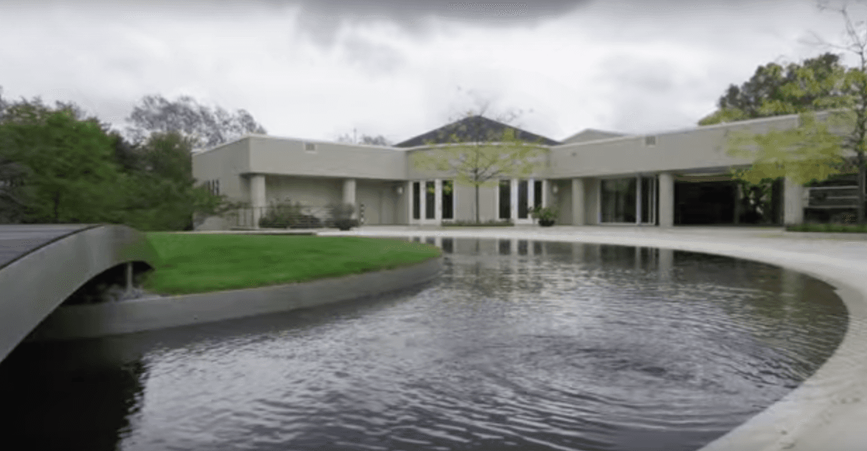 Celebrities Who Have Giant Houses They Don T Live In