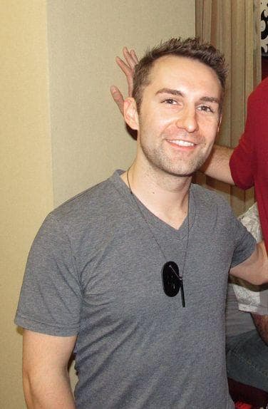 Male Celebrities Who Are 5’3" Tall