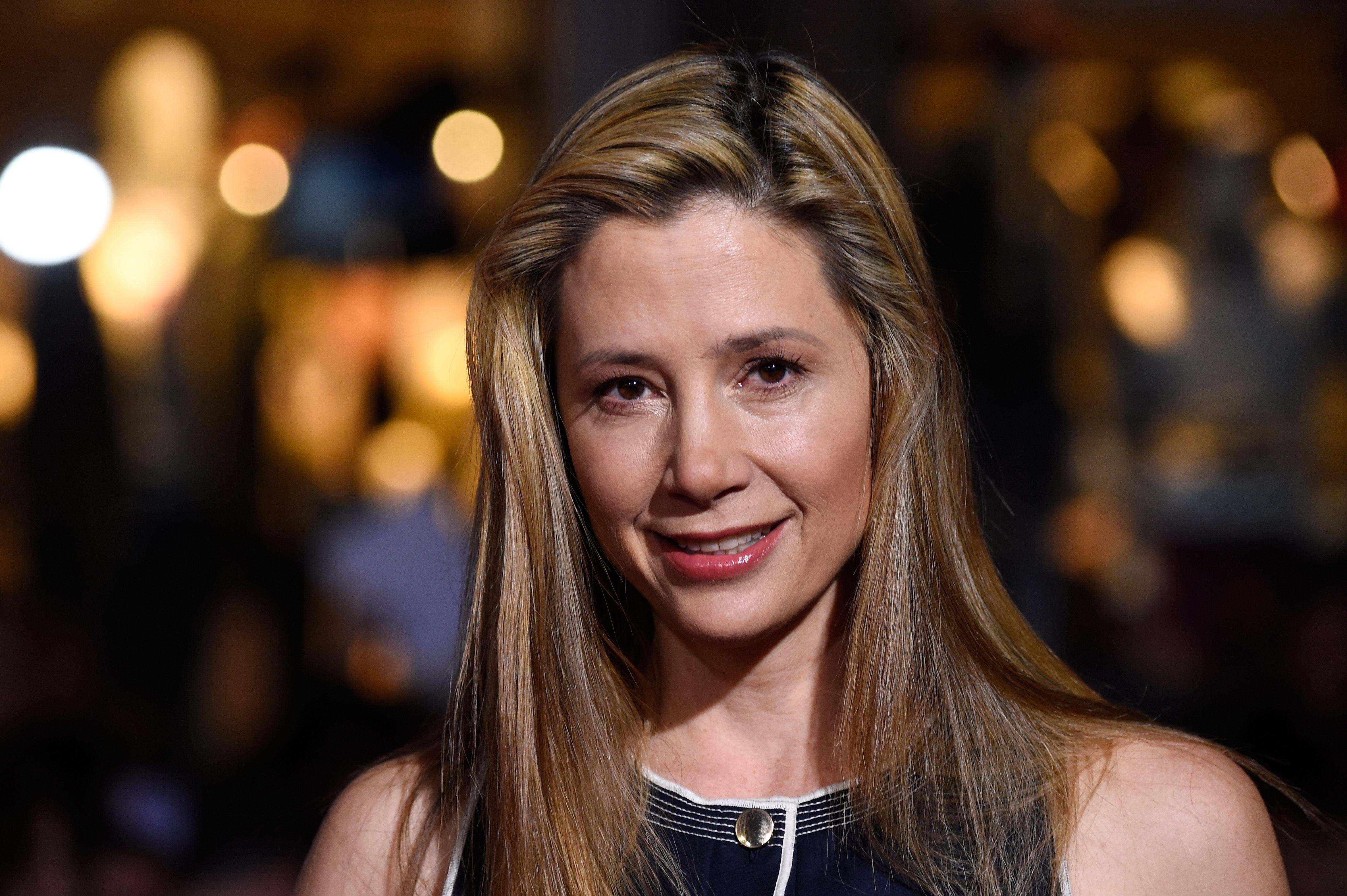 mira sorvino