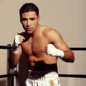 Welterweight, Lightweight, Light middleweight   Oscar De La Hoya is a retired Mexican American professional boxer.