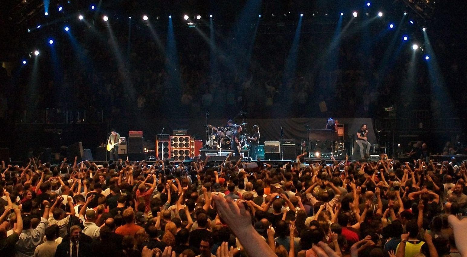 The Nicest Rock Musicians Who Go Above And Beyond For Their Fans