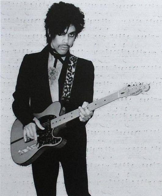 Weird Facts We Didn’t Know About Lead Singers Of Bands