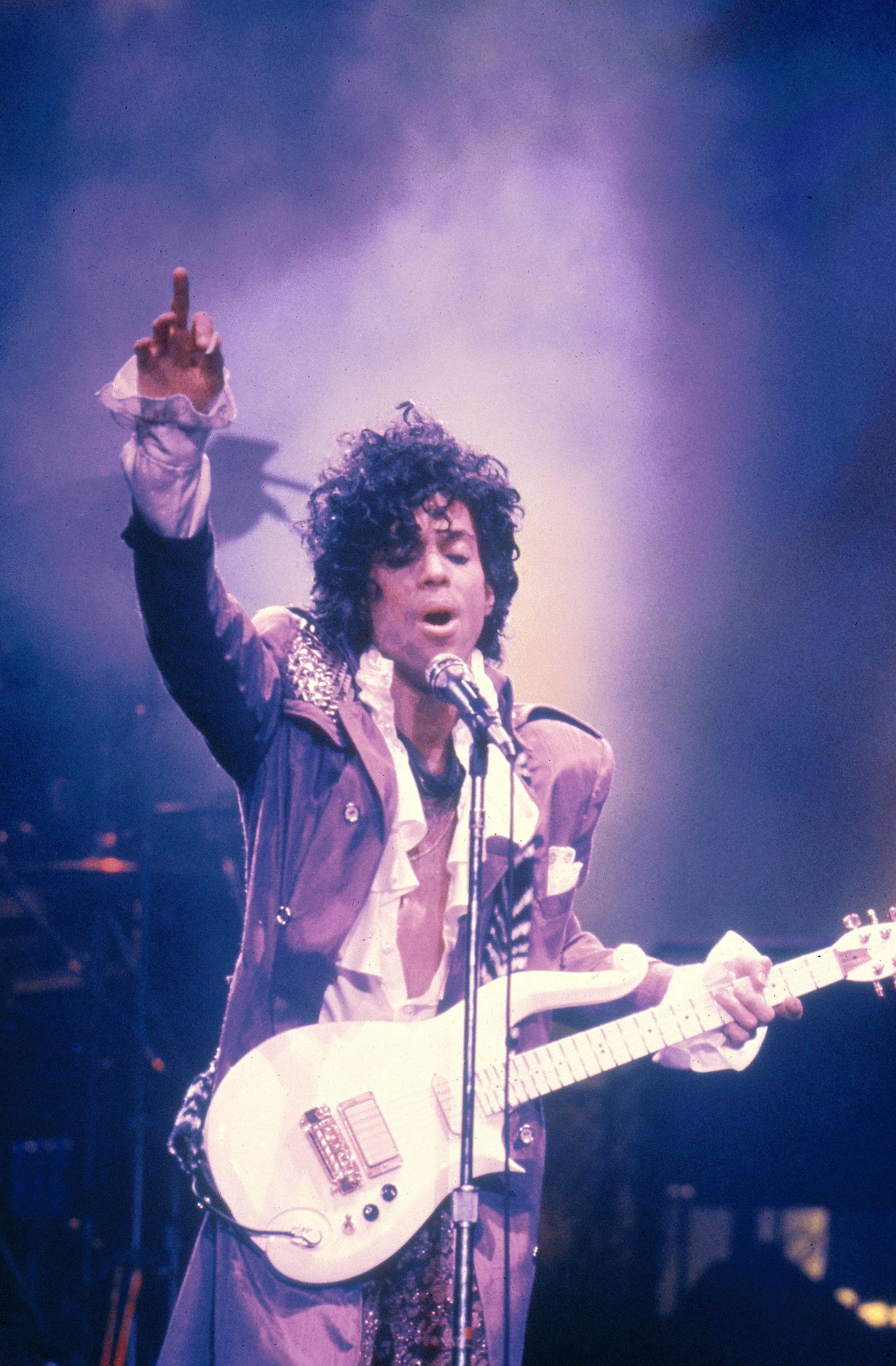 15 Short Male Celebrities, Ranked