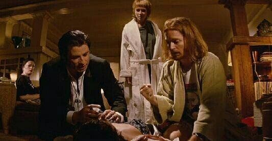 Lance Puts Vincent's Heroin In A Baggy In 'Pulp Fiction'