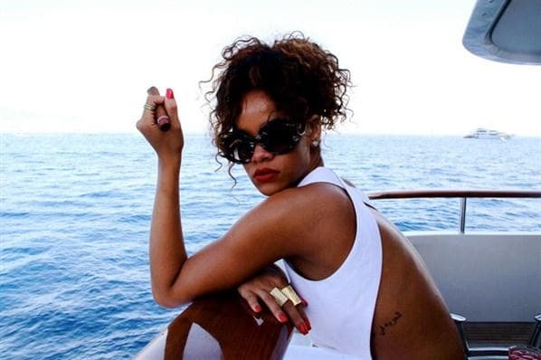 Celebrities Who Smoke Cigars | List of Famous People Smoking Cigars