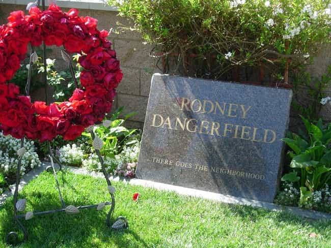 Celebrity Tombstones List Of Famous Peoples Gravesites And Epitaphs 0909