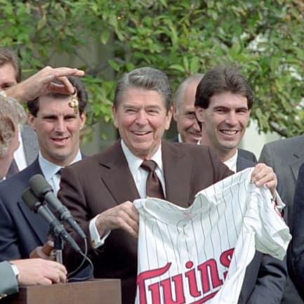 Сиамские близнецы бенджамин и патрик биндер. L'etoile du nord minnesota. Мэри кейт и эшли олсен маленькие. Близнецы 1987 года. Сёстры кримминс.