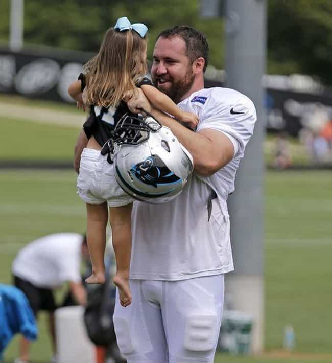 Adorable Pictures of NFL Players Caught Being Dads - ViraLuck