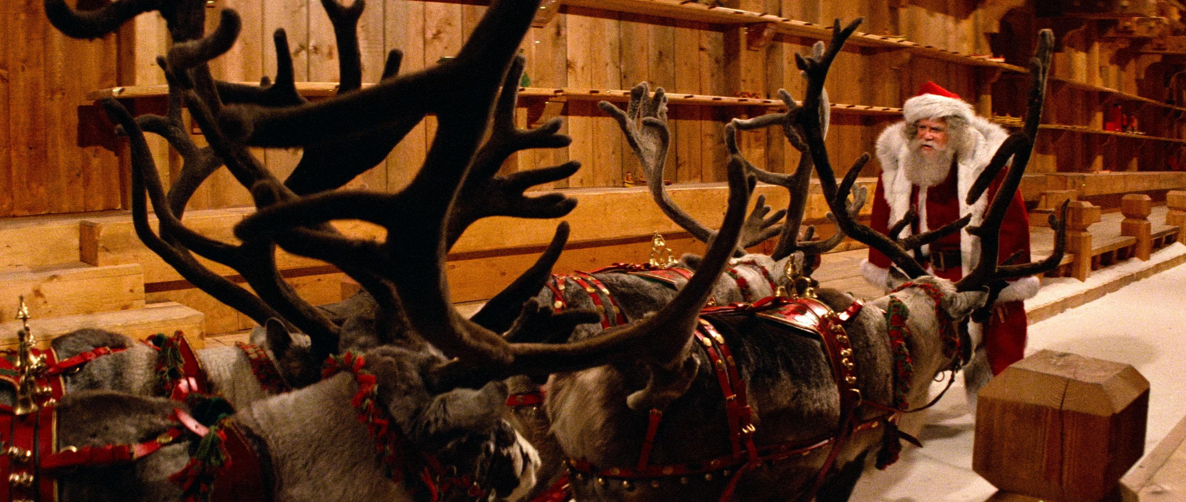 Behind-The-Scenes Stories From Holiday Movies