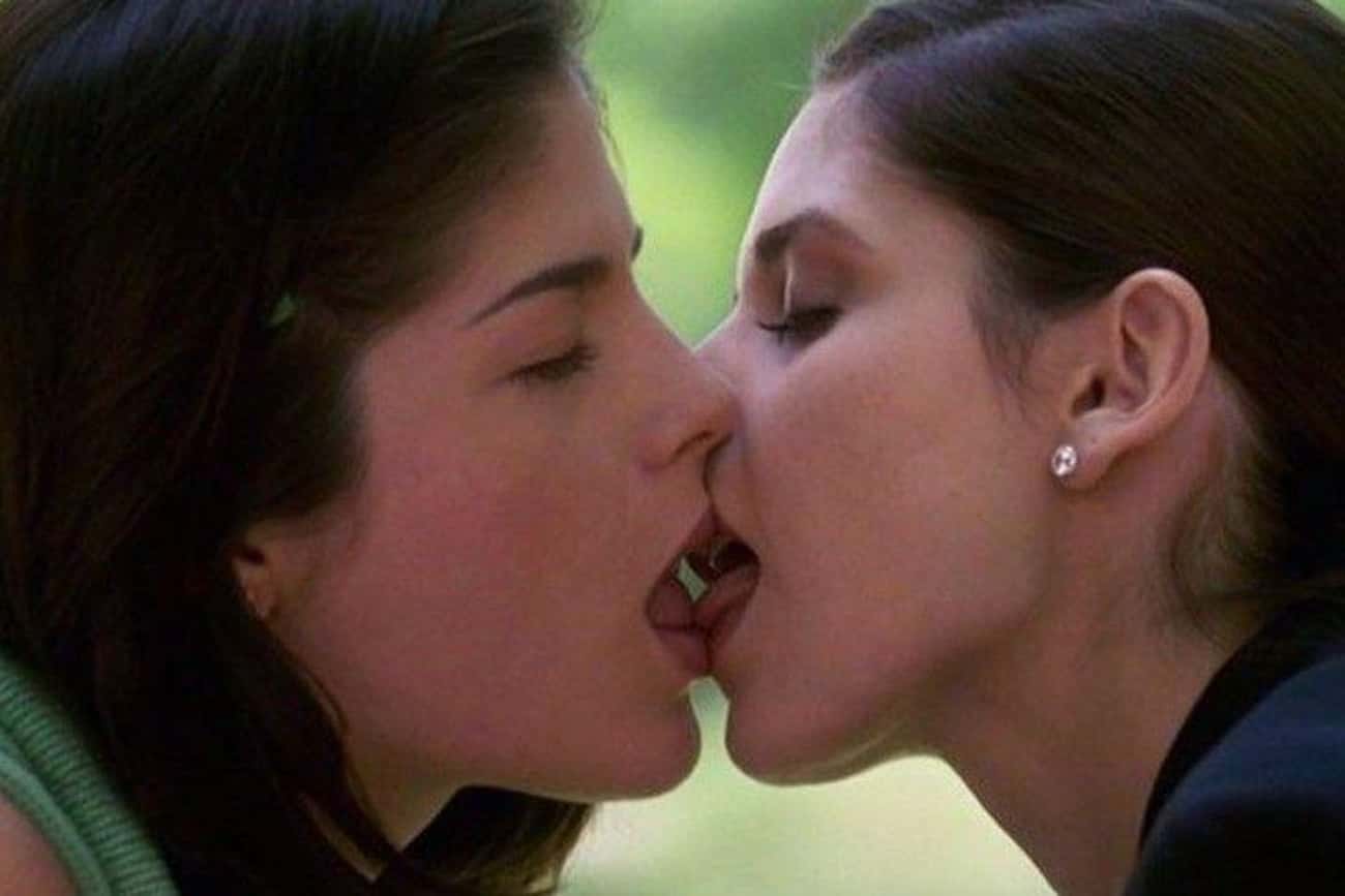 Sarah Michelle Gellar Ranks Her Kiss With Selma Blair In 'Cruel Intentions' Above Her On-Screen Smooch With Her Own Husband